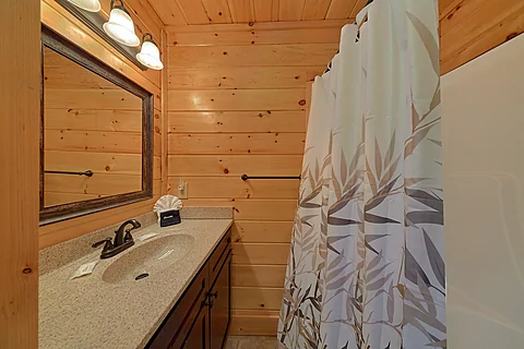 Queen & Twin Bunk Room Connecting Full Bathroom - A Bearadise Splash