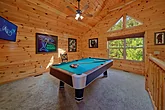 3 Bedroom Cabin with Pool Table Sleeps 10