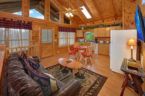 Rustic 2 Bedroom Cabin with Spacious Living Area - A Beary Happy Place