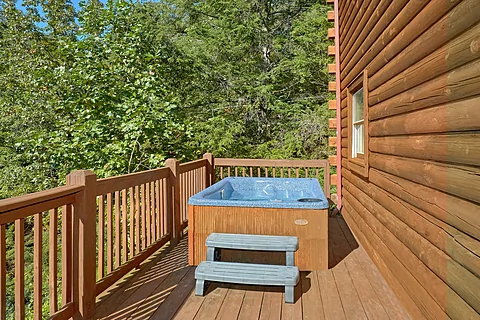 Cabin with Private Hot Tub and Wooded View - A Beary Happy Place