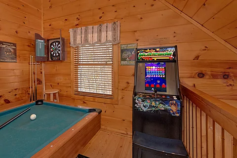 Sevierville 2 Bedroom Cabin with Arcade - A Beary Special Place