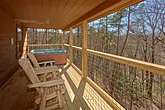 Spacious 2 Bedroom Cabin with Outdoor Seating