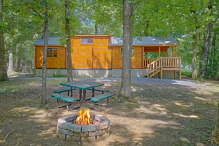 A Long Kiss Goodnight: 1 Bedroom Sevierville Cabin Rental