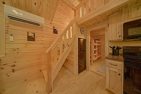 One Bedroom Tiny Home with Full Kitchen - A Camper's Delight