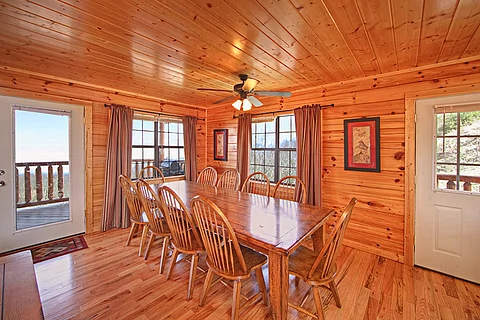 Large Dining table in Smoky Mountain cabin.  - A Peaceful Easy Feeling