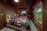 Rustic cabin rental with king and queen bedrooms