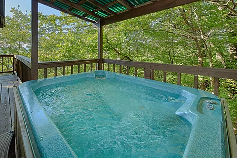 Private 2 bedroom cabin with hot tub on deck  - Above the Clouds