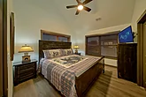 Master Bedroom with King Bed Sleeps 12