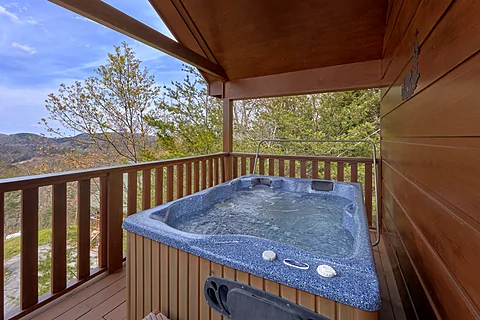 1 Bedroom Cabin with Hot Tub and View - Ah-Mazing