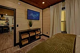 Rental cabin with 2 main level master bedrooms