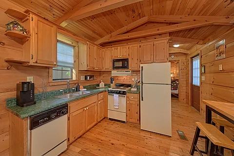 1 bedroom cabin in the Great Smoky Mountains - Almost Camping