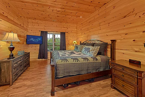Spacious Bedroom with 2 King Beds Sleeps 12 - Almost Heaven II