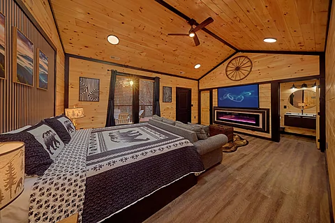 Large Master Suite with King Bed - Amazing Mountain II