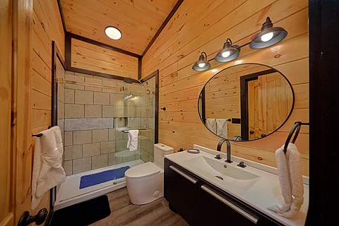 Master Bedroom with Full Bathroom - Amazing Mountain II
