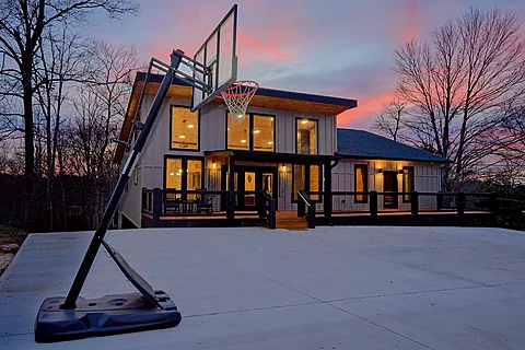 Smoky Mountain Cabin with Basketball - Amazing Mountain II