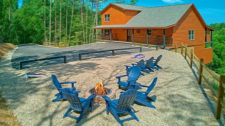 A Dollys Vacation: 6 Bedroom Pigeon Forge Cabin Rental