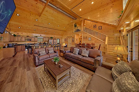 6 Bedroom rental cabin with space for 20 guests - An Eagle's View