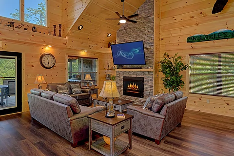 6 bedroom cabin with living room fireplace - An Eagle's View