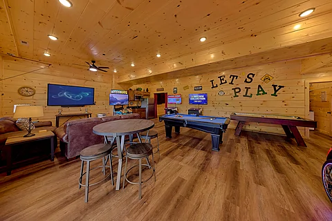 Cabin game room with pool table, air hockey game - An Eagle's View