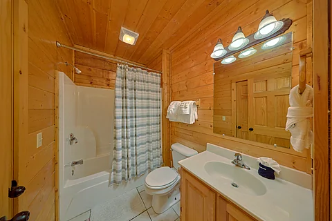 Full Attached Bathroom - Autumn Ridge