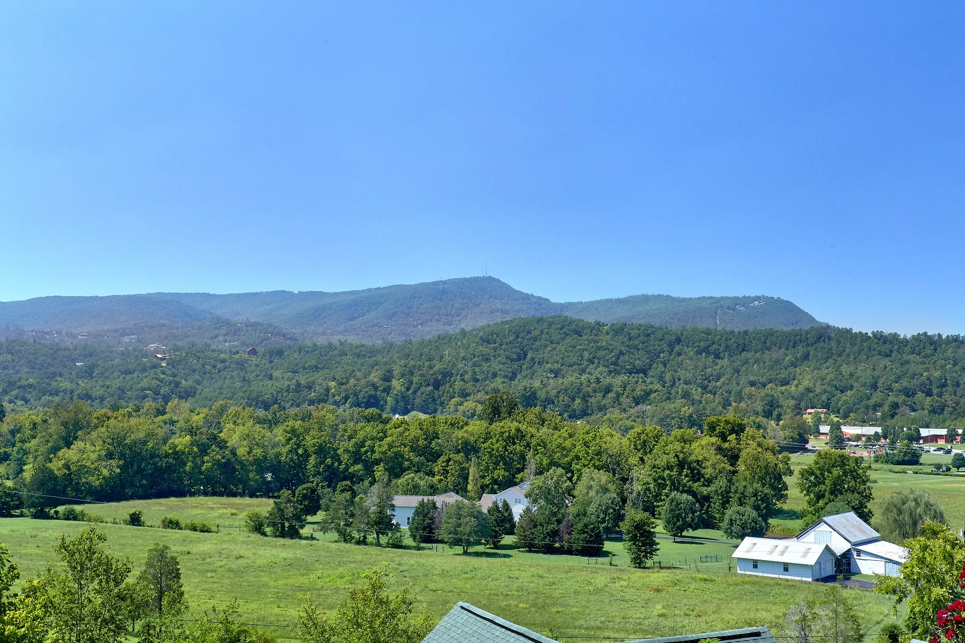 Bear Mountain Lodge