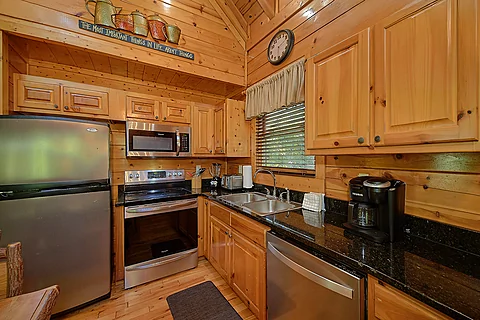 4 bedroom cabin with a fully stocked kitchen - Bears Repeating