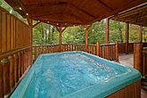 4 bedroom Gatlinburg cabin with private hot tub