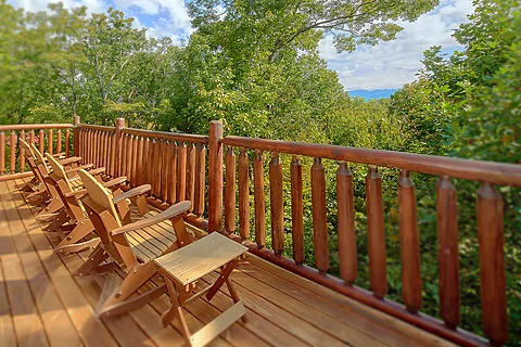 4 bedroom rental cabin with mountain views - Bears Repeating