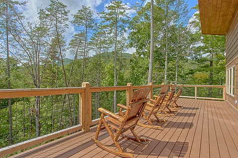 Three Bedroom Cabin with a View - Big Bad John's Cabin