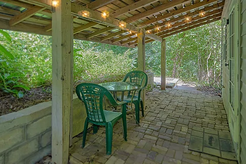 Vacation Home in Sevierville with WiFi Sleeps 4 - Black Wolf Lodge