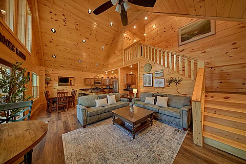 Premium 5 bedroom cabin with gas fireplace - Brooks Haven