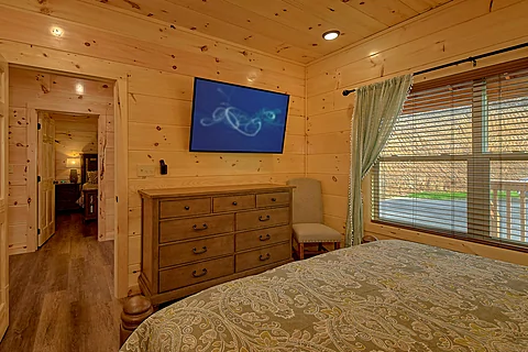 Premium 5 bedroom cabin with 4 King Bedrooms - Brooks Haven