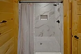 5 bedroom cabin with luxurious master bathrooms