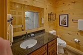 5 bedroom rental cabin with 5 and a half baths