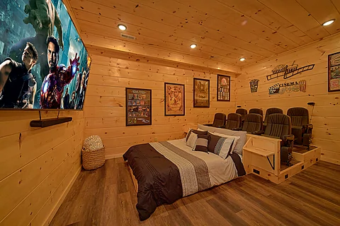 Premium 5 bedroom rental with theater room - Brooks Haven