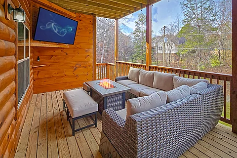 Luxury cabin with outdoor TV and Fire Pit  - Brooks Haven