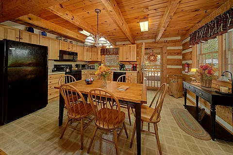 Dining Area with Seating for 6 - Bruno's Mountain Cave