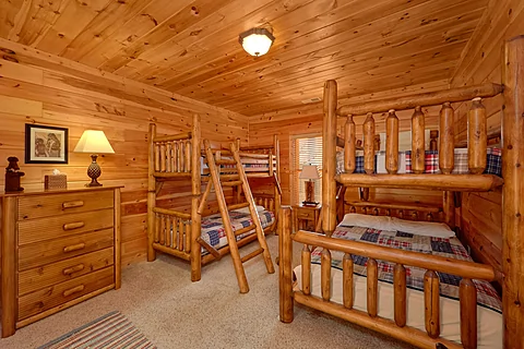 Lower Level Bedroom with Bunk Beds - Cherokee Hilltop