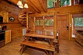 1 bedroom cabin with dining room for 6