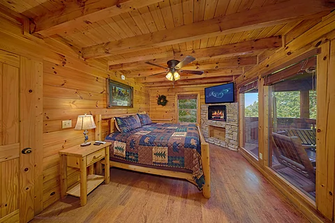 1 bedroom cabin with main level king bedroom - City Bear