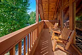 Private 1 bedroom cabin with wooded views