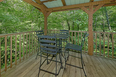 2 bedroom sitting area on the deck - Creek Song