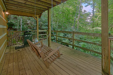 2 bedroom cabin deck area with a swing - Creek Song