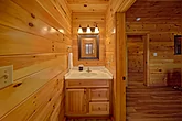 6 Bedroom Cabin with 5 Full Bathrooms