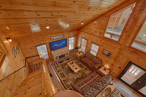 Luxury 4 Bedroom Cabin in Pigeon Forge - Cubbs Dream