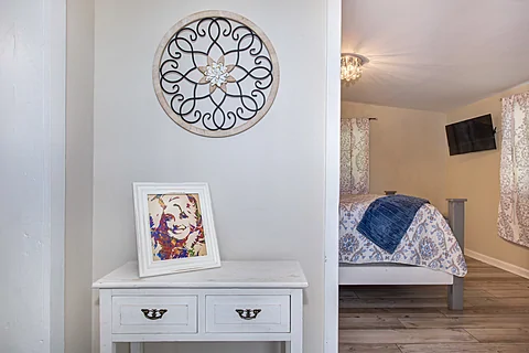 2 Bedroom Directly Across From Dollywood - Dolly's Neighbor