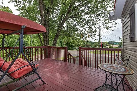 Home with Hot Tub and Smart TVs - Dolly's Neighbor