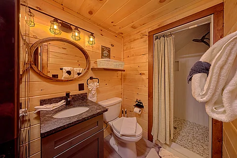 2 Bedroom Cabin with Full Bathrooms - Firefly Ridge