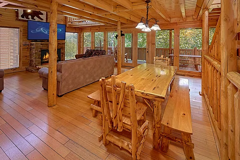 Wears Valley cabin with 3 bedrooms and fireplace - Fun Zone
