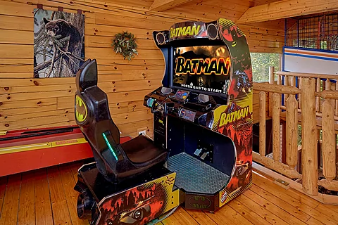 Cabin rental game room with racing game arcades - Fun Zone